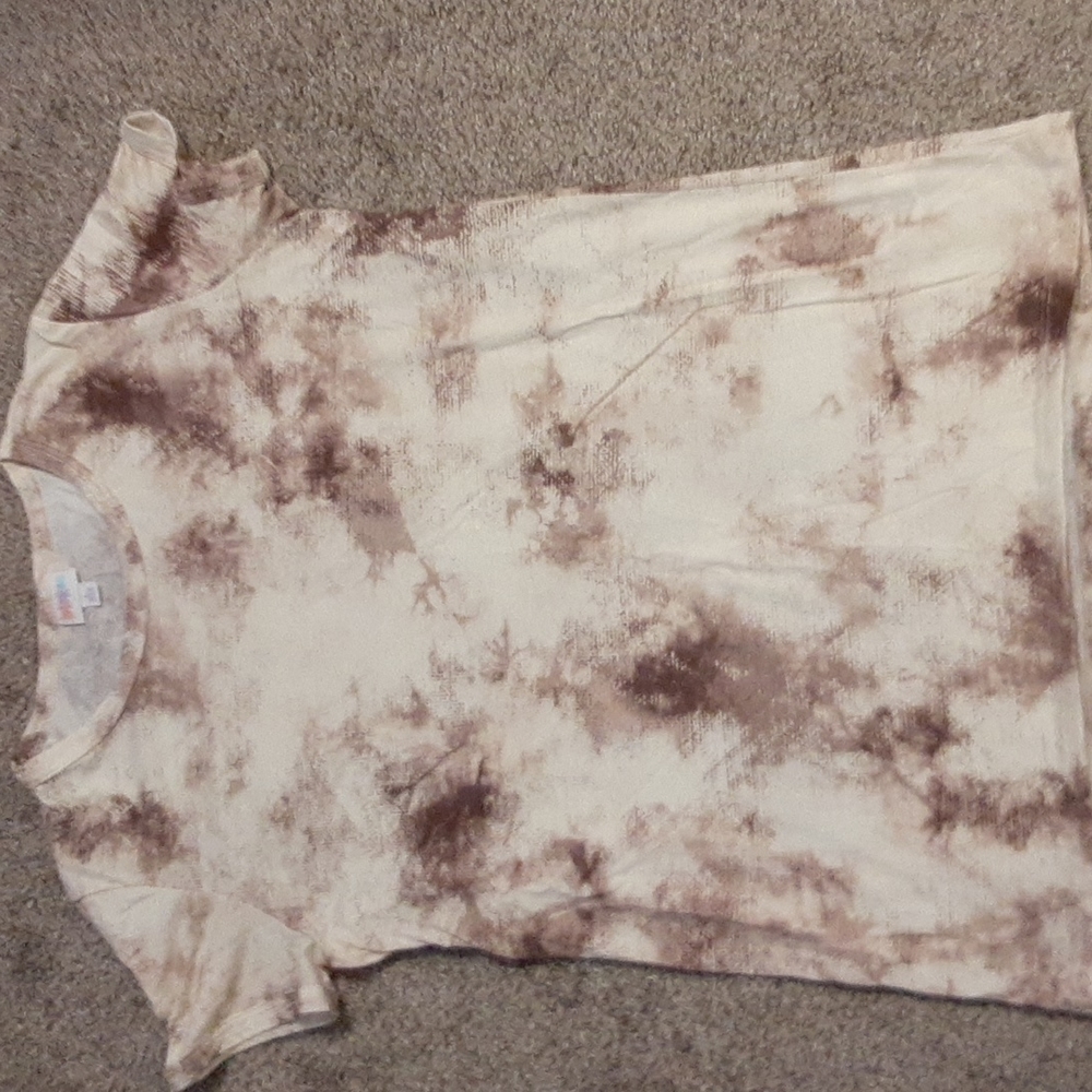 LuLaRoe Liv Tee EUC